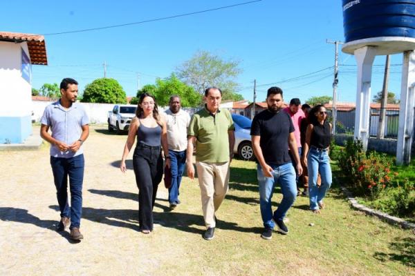 Prefeito Ant&ocirc;nio Reis visita o Centro de Zoonoses e acompanha avan&ccedil;os no atendimento gratuito a animais(Imagem:Secom)