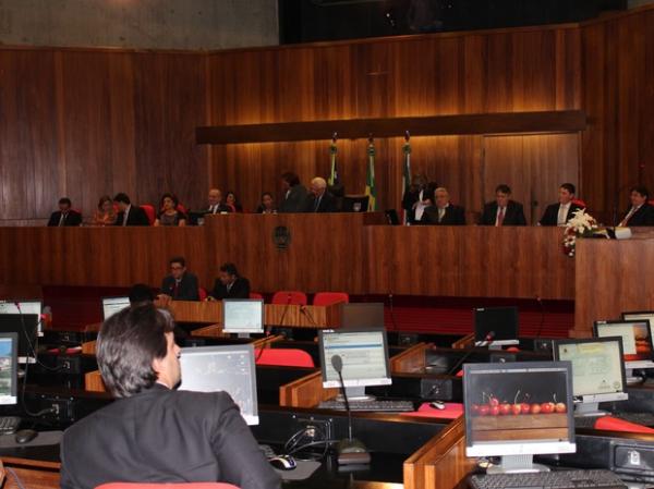 Alepi aprova cotas para egressos do ensino público em concursos do Piauí