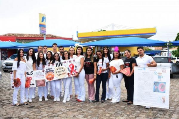 Blitz educativa alerta para a prevenção de ISTs no Carnaval