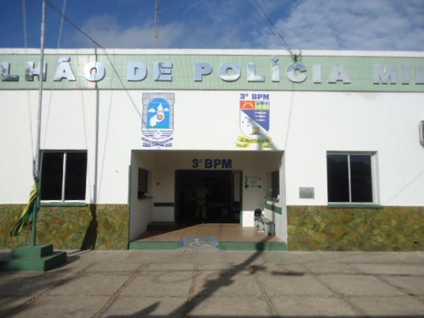 Bandidos invadem residência de empresário em Floriano