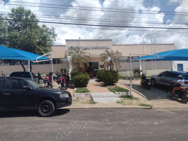 Prefeitura Municipal de Bar&atilde;o de Graja&uacute;-MA.(Imagem:FlorianoNews)