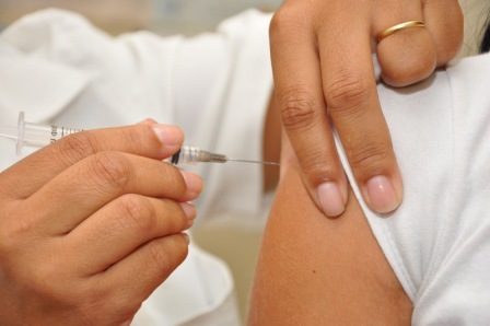Saúde distribui doses de vacina contra a gripe
