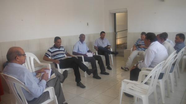 Associa&ccedil;&atilde;o de Pastores Evang&eacute;licos de Floriano e Bar&atilde;o de Graja&uacute; realiza assembl&eacute;ia geral.(Imagem:FlorianoNews)