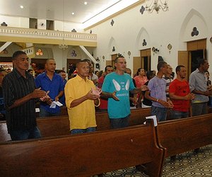 Pacientes do CAPS AD III participam de missa em Ação de Graças