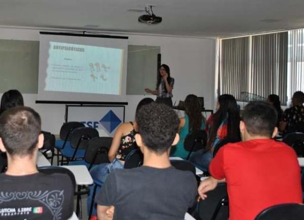 Acadêmicos do curso de Farmácia da FAESF participam de prática interdisciplinar