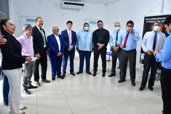 M&eacute;dicos de Floriano buscam de apoio da C&acirc;mara Municipal para solu&ccedil;&atilde;o de problemas no HTN(Imagem:CMF)