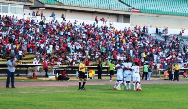 Jogadores tricolores comemoram classifica&ccedil;&atilde;o in&eacute;dita.(Imagem:Josiel Martins)