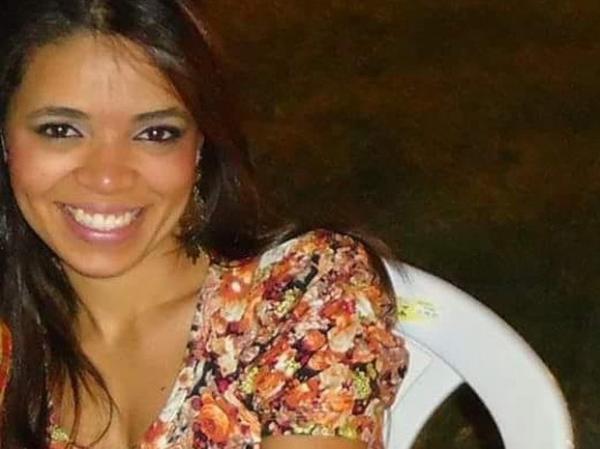 Hiasnaya Patr&iacute;cia, 32 anos, foi baleada na cabe&ccedil;a durante assalto.(Imagem:Hiasnaya Patr&iacute;cia/ Arquivo Pessoa)