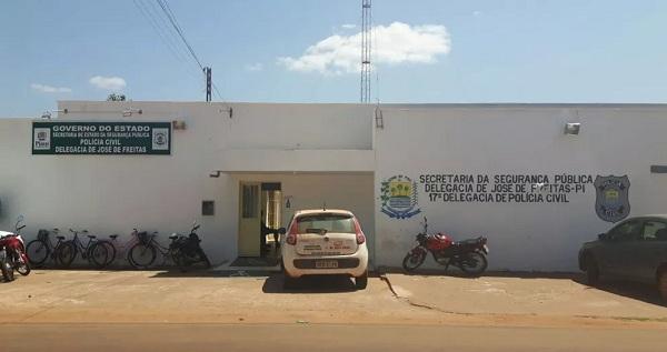Foragido por crime de estupro de vulnerável é preso após agredir companheira no interior do Piauí