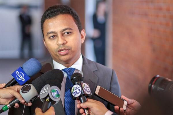 Audiência pública na quarta-feira vai discutir reajuste salarial da Educação