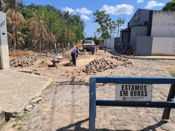 Prefeitura de Floriano realiza opera&ccedil;&atilde;o Tapa-Buracos em mais de 30 vias p&uacute;blicas no m&ecirc;s de outubro(Imagem:Secom)