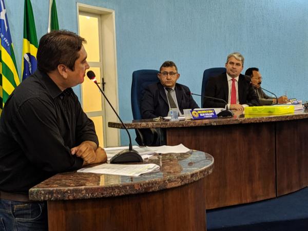 Vereadores de Floriano aprovam orçamento municipal e dialogam com Sindicato dos Servidores Públicos