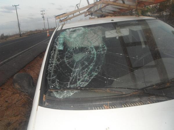 Acidente entre carro e moto &eacute; registrado na Rodovia PI 140 em Floriano.(Imagem:FlorianoNews)
