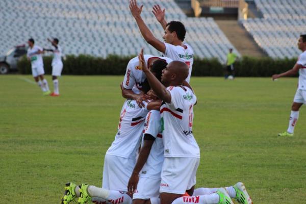 Gol de Fabinho deixou o River-PI com uma confort&aacute;vel vantagem de 2 a 0 ainda no primeiro tempo.(Imagem:Emanuele Madeira)