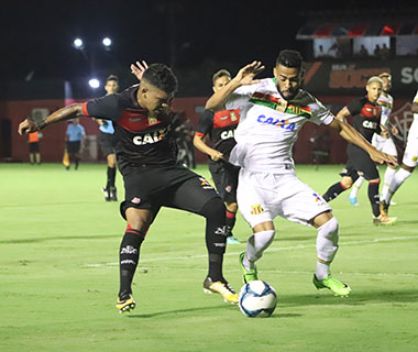 Sampaio Corrêa empata com Vitória e está na semifinal do Nordestão