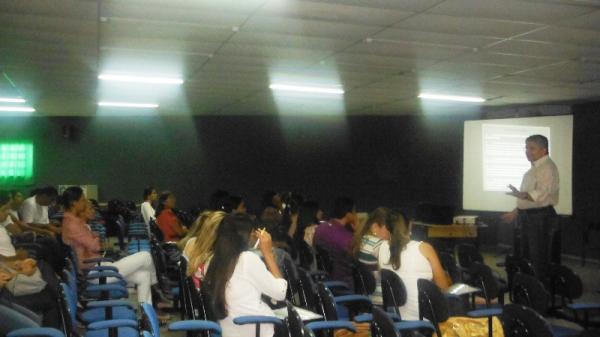 Profissionais da sa&uacute;de recebem capacita&ccedil;&atilde;o sobre hansen&iacute;ase em Floriano.(Imagem:FlorianoNews)