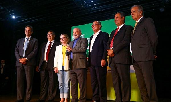 Lula anuncia cinco ministros do futuro governo; veja nomes