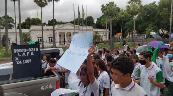 Estudantes de Teresina protestam contra o Novo Ensino Médio e pedem revogação