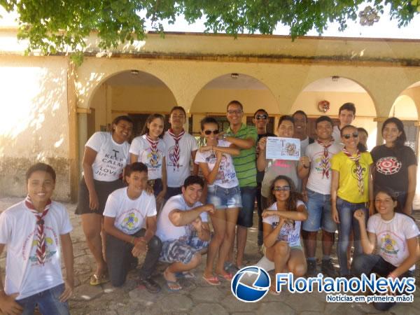 Grupos de jovens realizam campanha de doa&ccedil;&atilde;o de alimentos em Floriano.(Imagem:FlorianoNews)
