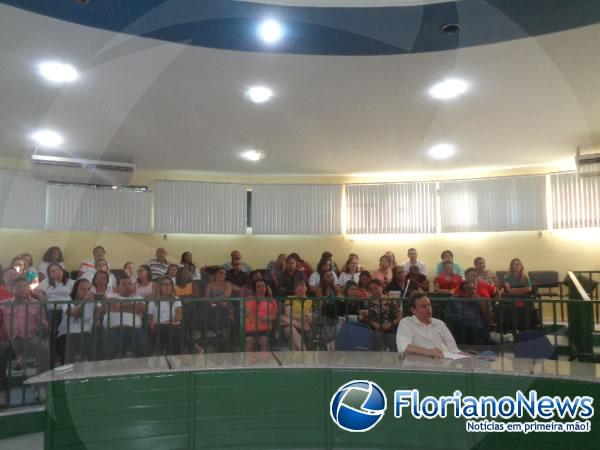 Professores participam de debate sobre redu&ccedil;&atilde;o da maioridade penal em Floriano(Imagem:FlorianoNews)