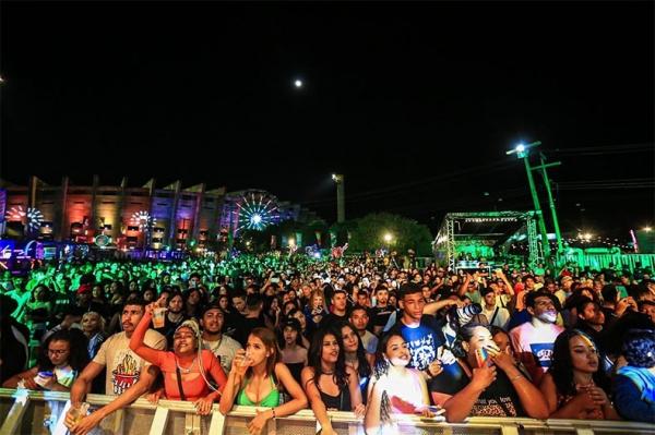 Poesia Acústica, maior coletivo rap do Brasil, faz show marcante e cheio de emoção no Piauí Pop