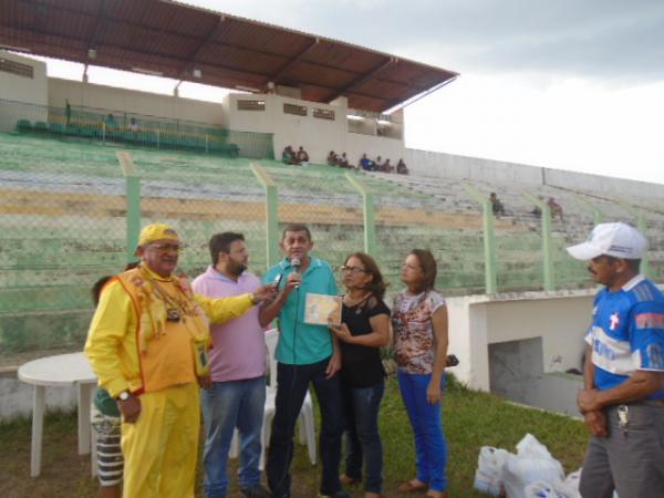 Chuva interrompe partida dos Jogos Solid&aacute;rios em Floriano.(Imagem:FlorianoNews)
