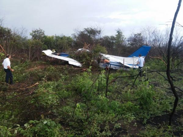 Avião com Ciro, Margarete e Mainha faz pouso forçado em Oeiras