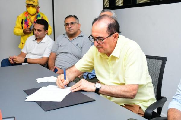 Prefeitura de Floriano assina ordem de serviço para construção de Espaço Comunitário na Vila Leão