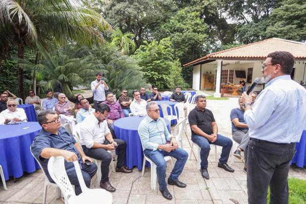 Ciro Nogueira recebe, juntamente com Joel, grupo de pastores e destaca união e parceria para o futuro do Piauí(Imagem:Ascom)