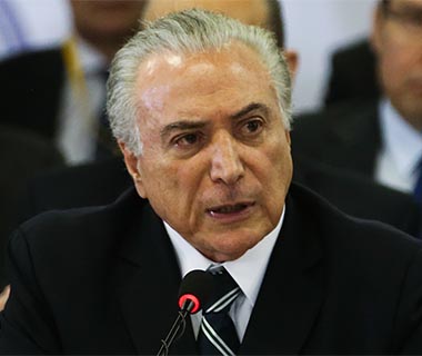 Temer diz que deixa "estrada asfaltada" para Bolsonaro