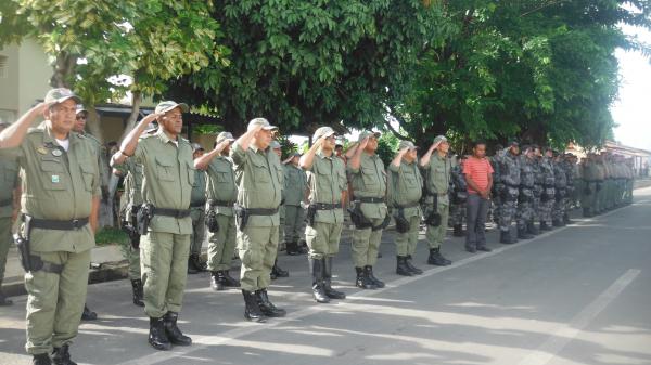  Pol&iacute;cia Militar realizou solenidade de formatura e entrega de medalhas honor&iacute;ficas em Floriano.(Imagem:FlorianoNews)