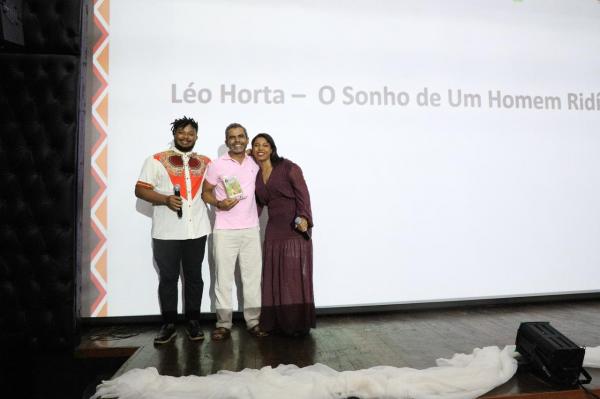  Entrega de trof&eacute;u encerra 12&ordm; Festival Nacional de Teatro do Piau&iacute;(Imagem:Divulga&ccedil;&atilde;o/Grupo Escalet)