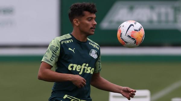 Palmeiras diz que Scarpa e mais três funcionários estão com Covid-19 pela segunda vez