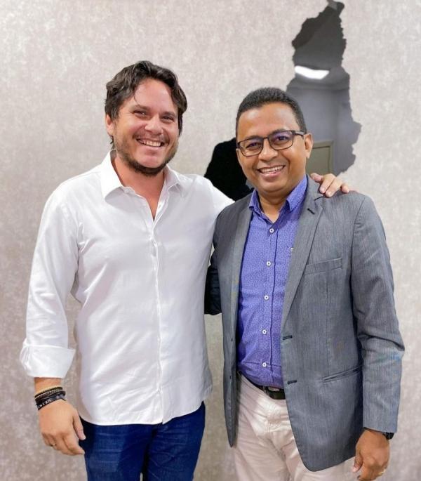 Vereador Carlos Eduardo e o deputado federal Dr. Francisco Costa(Imagem:Reprodu&ccedil;&atilde;o)