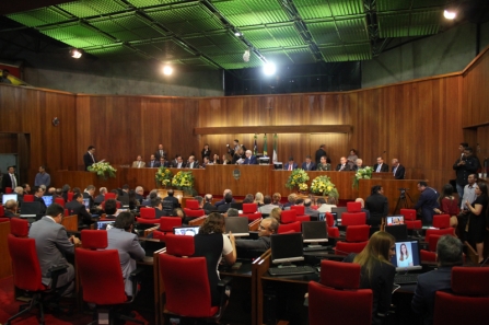 Hamilton Mourão, Ibaneis Rocha e Afrânio Vilela recebem homenagem na Alepi
