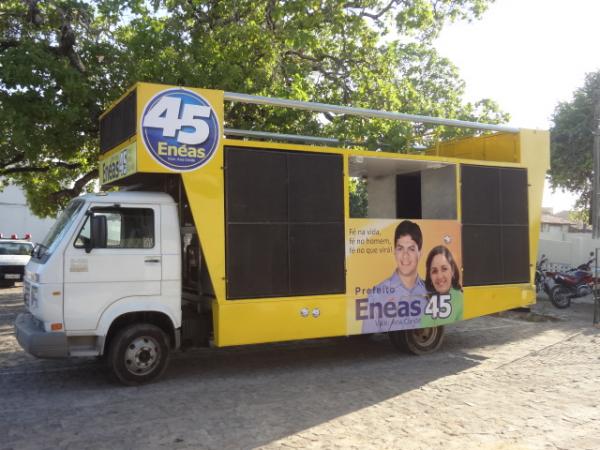 PM apreende ve&iacute;culos por propaganda eleitoral irregular em Floriano(Imagem:FlorianoNews)
