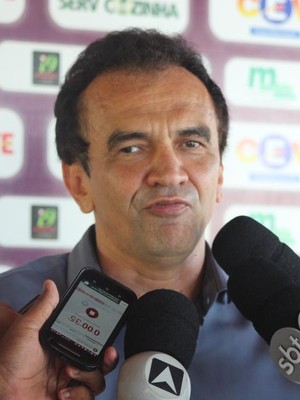 Elizeu descarta Ruy Scarpino e diz que clube ainda não estudou opções
