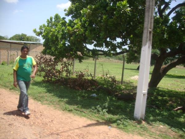 CANDIDATOS A P&Eacute; RUMO AO LOCAL DE PROVA DO ENEM(Imagem:REDA&Ccedil;&Atilde;O)