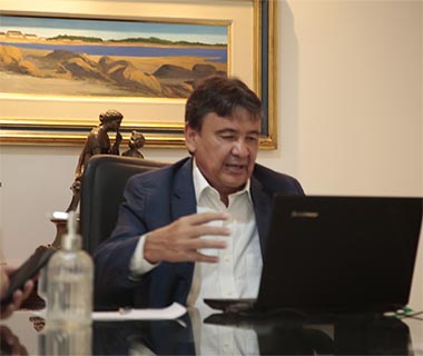 Governador faz novo apelo para que população: "pelo amor de Deus fica em casa"