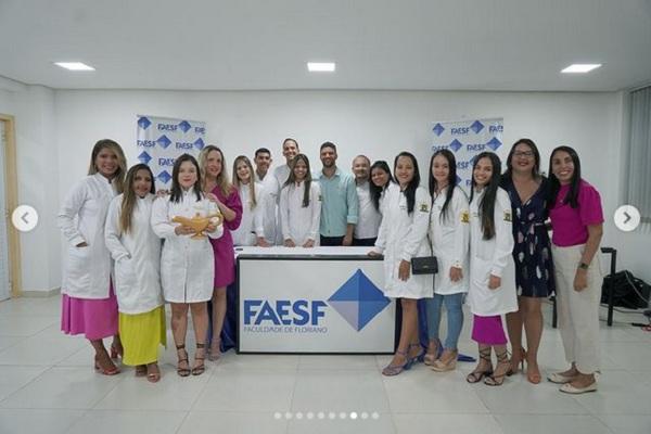 Acadêmicos de Enfermagem da FAESF realizam Cerimônia da Passagem da Lâmpada