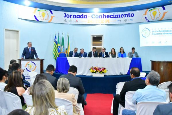  C&acirc;mara Municipal de Floriano sedia 