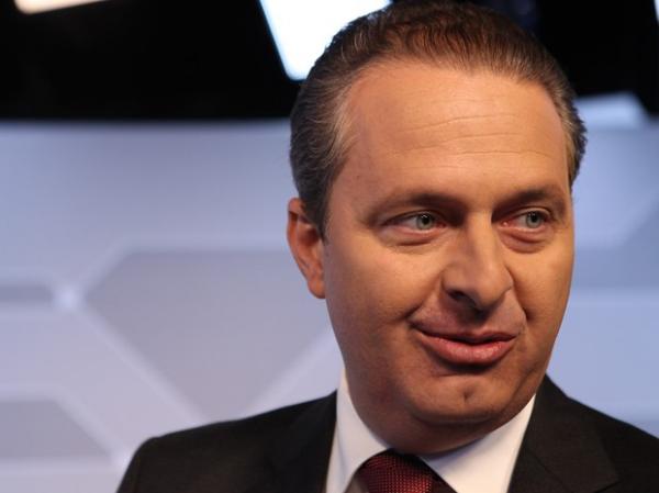 Eduardo Campos morre em Santos após queda do avião em que viajava
