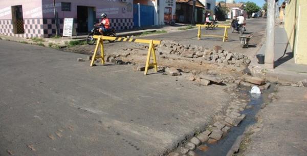 Secretaria de Infraestrutura intensifica recupera&ccedil;&atilde;o das valas.(Imagem:Waldemir Miranda)