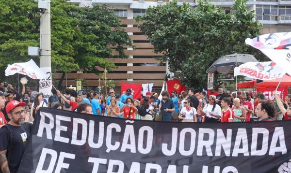 Caminhos da Reportagem debate impactos da escala 6x1 no Brasil