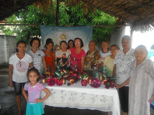 Mulheres participaram de curso de reciclagem em garrafas pet