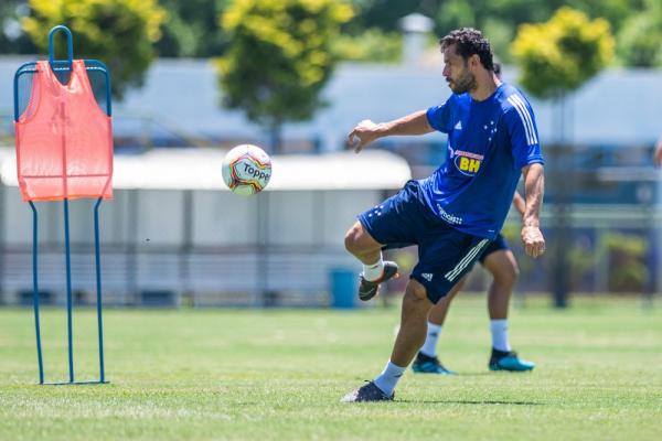 Cruzeiro estima débito com Fred em mais de R$ 25 milhões; multa é entrave em acordo para saída