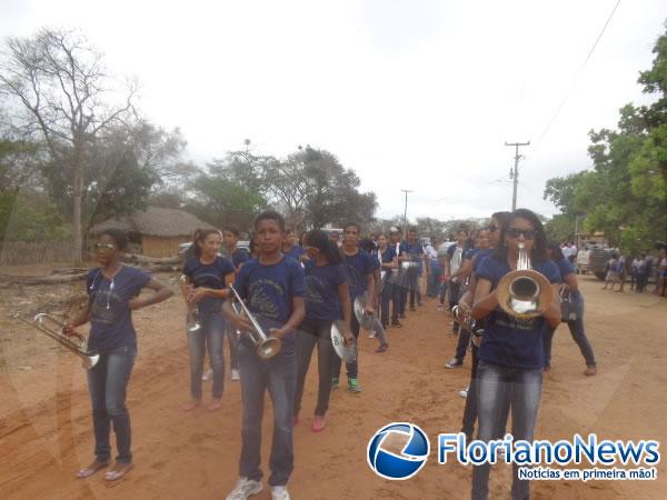 Realizada 1&ordf; Parada C&iacute;vica das escolas do campo de Bar&atilde;o de Graja&uacute;.(Imagem:FlorianoNews)