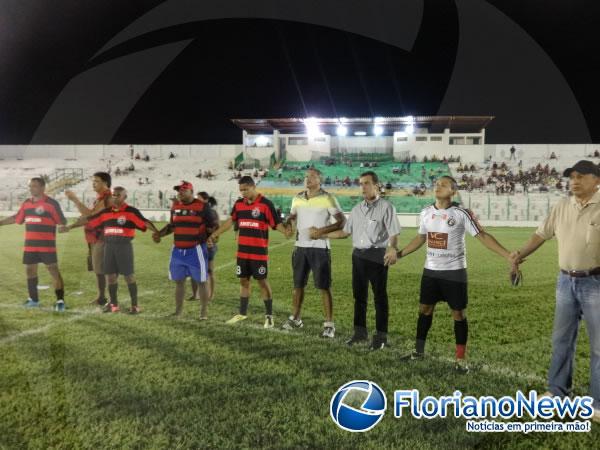 Partida solid&aacute;ria em prol do ex-jogador Carlos Silva atendeu expectativas.(Imagem:FlorianoNews)