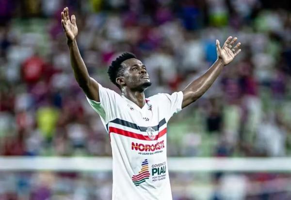 Puskás? Meia de clube da Serie D faz golaço contra Fortaleza e comemora à la Bellingham