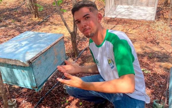 Estudantes da rede estadual desenvolvem projeto para fortalecer apicultura e reflorestamento